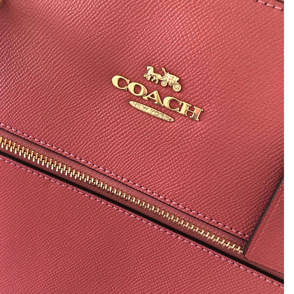 🔥Price drop Coach Gallery Tote in Taffy/Gold and wallet set - Picture 11 of 16